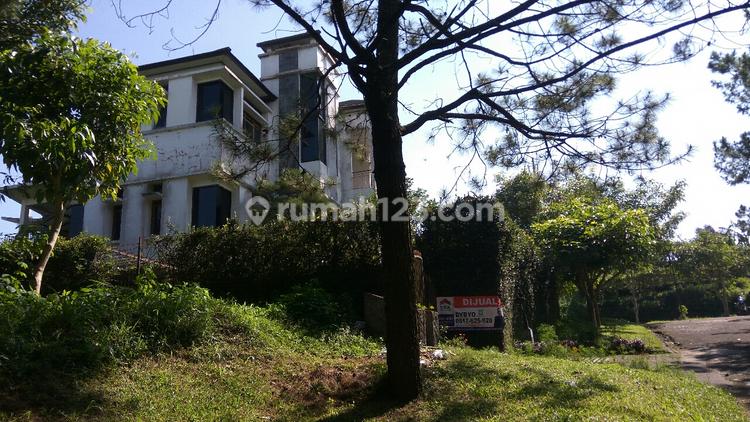  L100 Rumah  di  Villa Triniti Lembang Dekat Tempat Wisata 