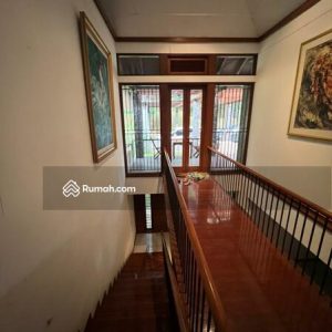 Dijual Villa Mewah Trinity Lembang